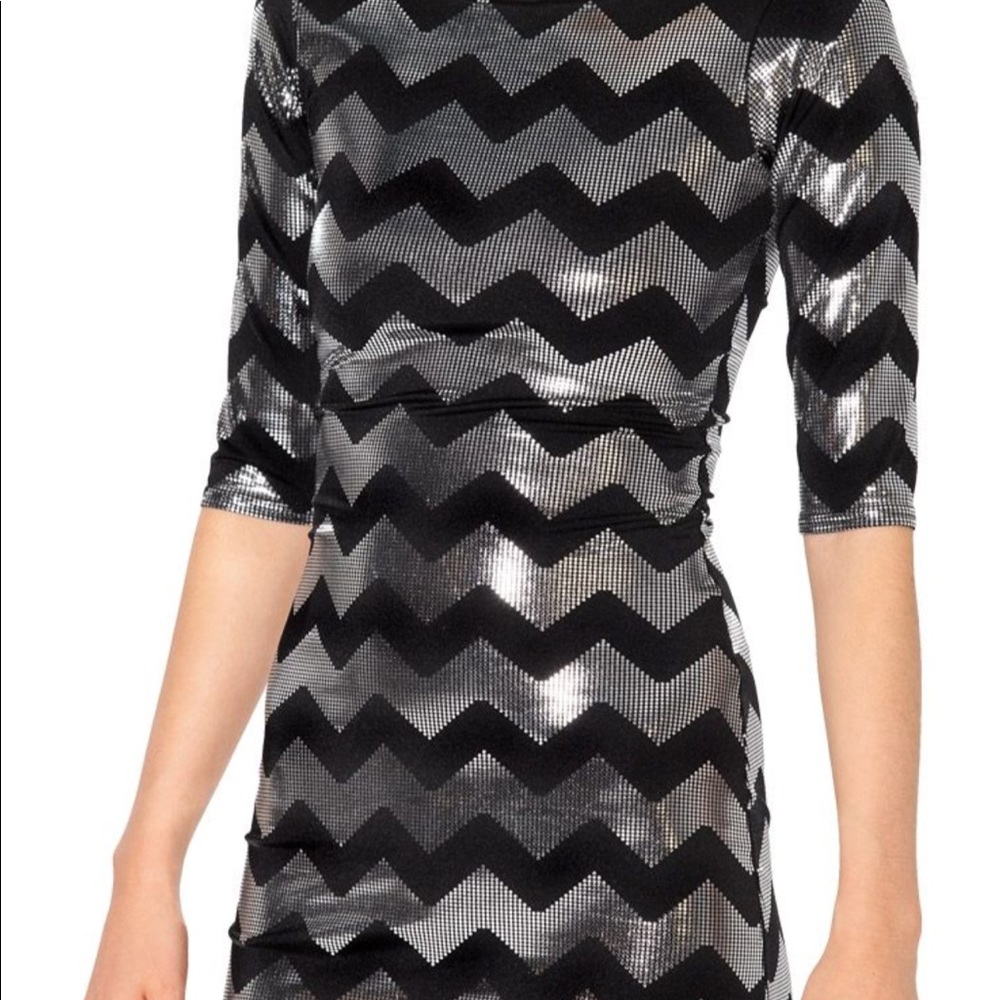 ZIG ZAG SILVER 3/4 SLEEVE DRESS Blackmilk - Picture 4 of 4